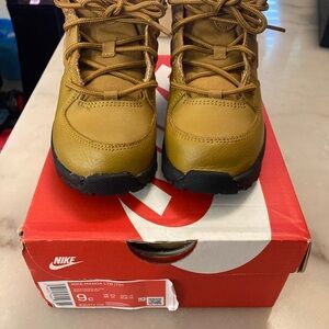 Nike Manoa Kids' Tan Boots